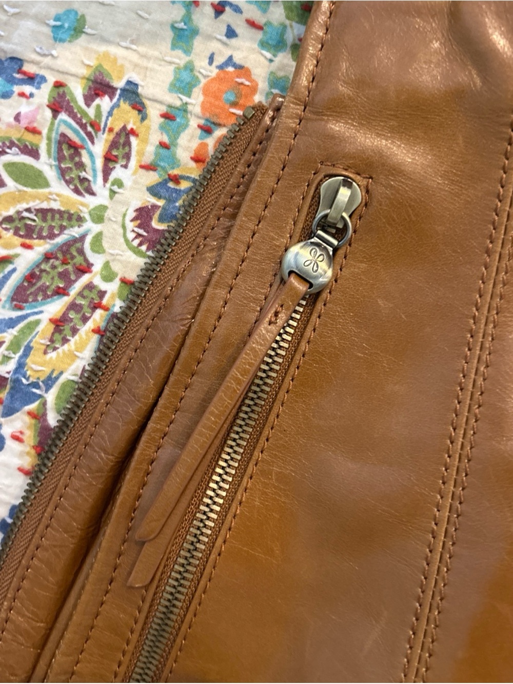 Hobo Leather Betta Sling Bag Dark Brown with Dust Bag in Great Condition - Picture 6 of 14